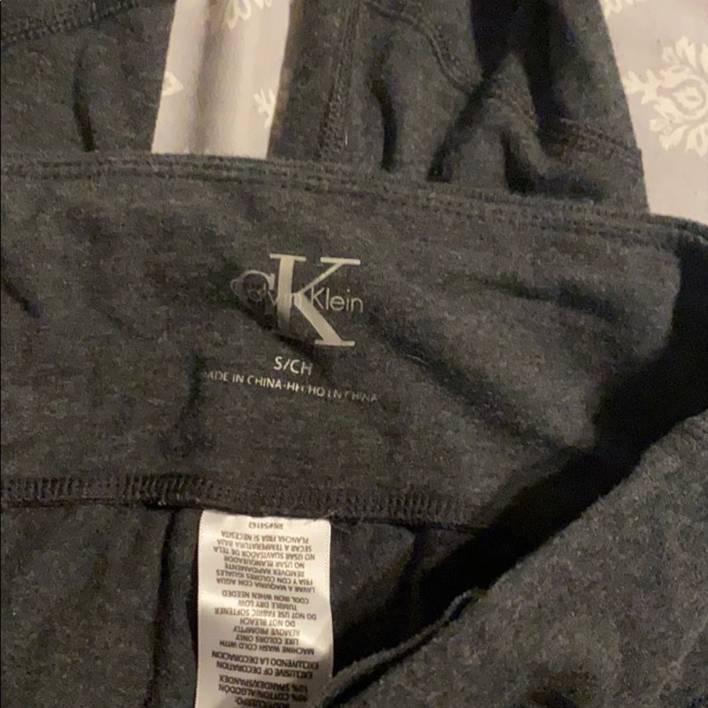 calvin klein grey leggings w/ zipper on ankle